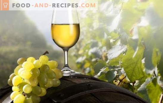 White wine at home: for true gourmets. White wine recipes at home: from grapes, cherry plums, gooseberries