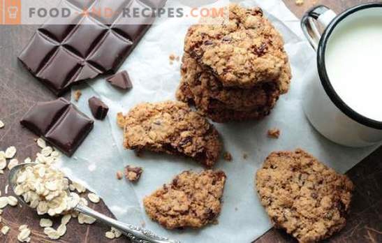 Oatmeal Cookies with Chocolate - quick baking. Recipes crumbly oatmeal cookies with chocolate oatmeal and flour