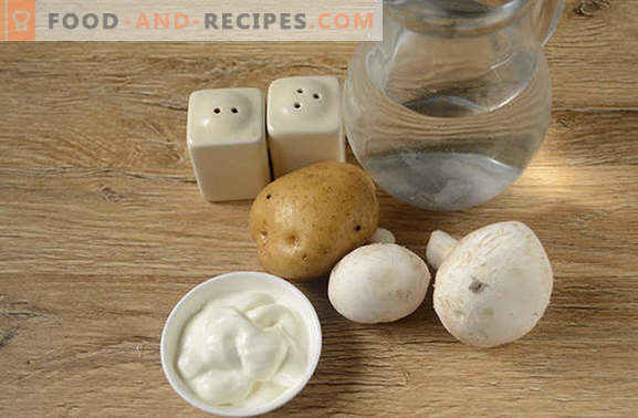 Potatoes with mushrooms in the oven with sour cream - an aromatic and nutritious dish. Author's step by step photo recipe of baked potatoes with mushrooms