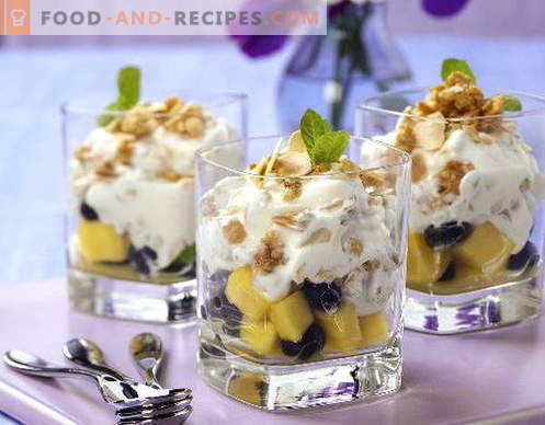 Fruit salad with yogurt - the top five recipes. How to properly and tasty to prepare a fruit salad with yogurt.