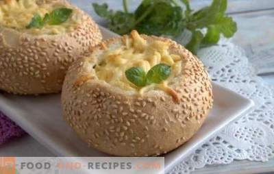 Julienne in buns - an elegant presentation of a famous dish! Variants of filling and sauces for a tasty julienne in buns with cheese, mushrooms, egg
