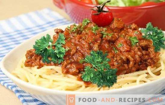 Thick ground beef gravy: based on bolognese. Beef gravy for pasta, cereals, vegetables