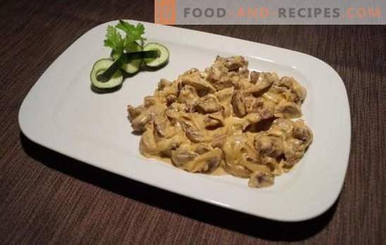 Beef stroganoff with sour cream is a classic! Cooking beef stroganoff with sour cream, mushrooms and vegetables
