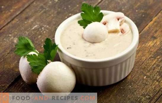 Universal gravy - fragrant mushroom sauce with sour cream. Spicy, rich, simple and complex mushroom sauces with sour cream