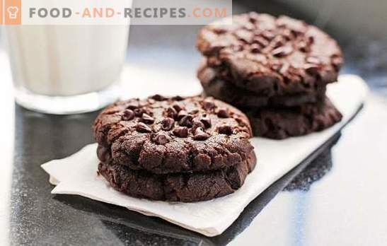 Chocolate Cookies: A step-by-step recipe for a delicious baking. Cooking delicious and aromatic chocolate chip cookies using step-by-step recipes