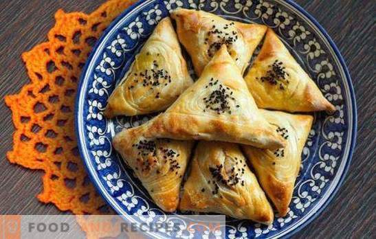Homemade yeast samsa is a juicy oriental pie. Simple recipes yeast samsa with meat, chicken, cottage cheese