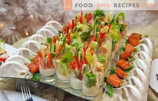 Wedding snacks - how to treat relatives and friends? Original wedding snack recipes: canapés, rolls and stuffed eggs