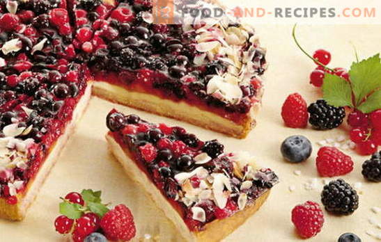 Sandwich with berries - delicious homemade cakes for tea or coffee. A selection of the best recipes for shortbread with berries