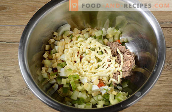 Salad with tuna and carrot: for a holiday and for every day. Step by step author's photo-recipe for a simple salad with canned tuna