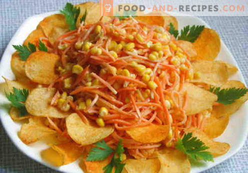 Salad with chips - a selection of the best recipes. How to properly and tasty to prepare a salad with chips.