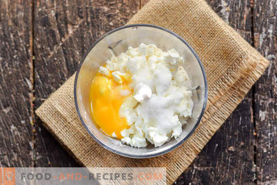 Cheesecakes with oatmeal in a pan for 20 minutes