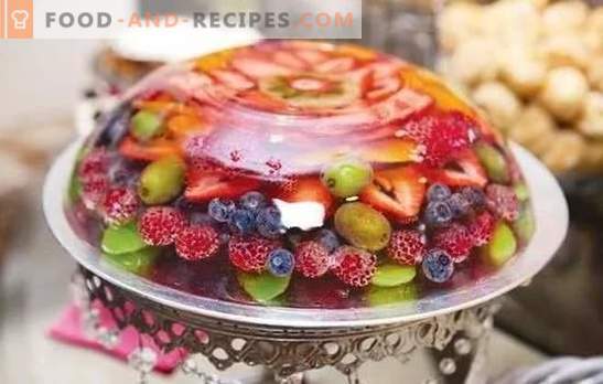 Fruit jellies are an easy dessert for those who follow their figure. A selection of simple and original fruit jelly recipes