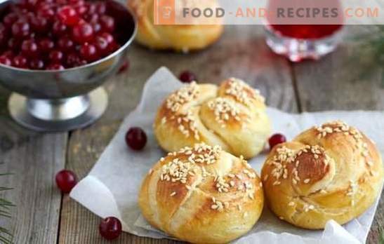 Sesame buns - the best start to the day. Recipes for making sesame buns: sweet, lean, snack bars, custard