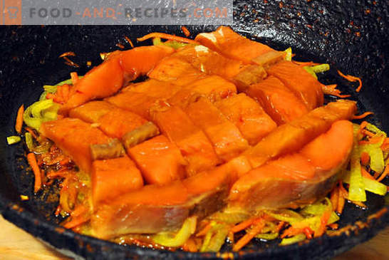 Pink salmon with carrots and onions - it's easy! Step-by-step photo-recipe, instructions for cooking pink salmon with carrots and onions