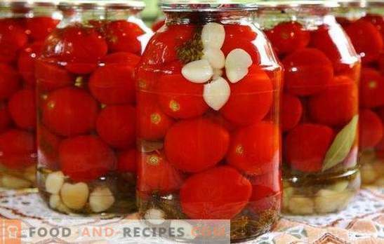Tomatoes with garlic for the winter: a beautiful and savory snack. Different recipes for harvesting green and red tomatoes with garlic for the winter
