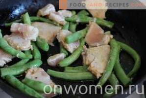 Salad with green beans and chicken