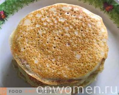 Thick pancakes with yeast