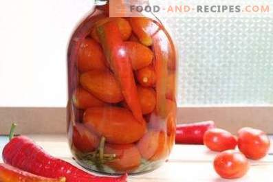 Pickled tomatoes with bell peppers