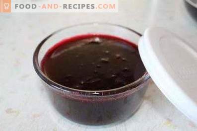 Black Currant Sauce for Meat