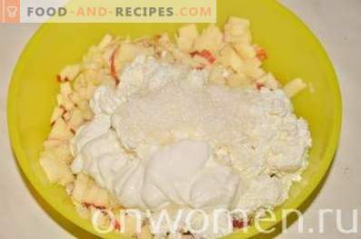 Pancakes with cottage cheese and apples
