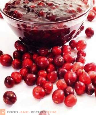 Lingonberry in syrup for the winter without cooking