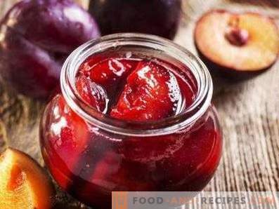 Plum in its own juice for the winter