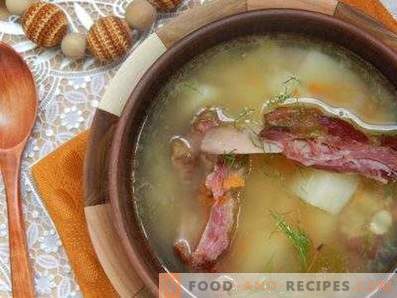 Pea Soup with Smoked Ribs
