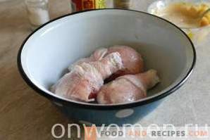 Chicken drumsticks roasted in a slow cooker