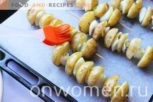 Kebabs from potatoes in the oven
