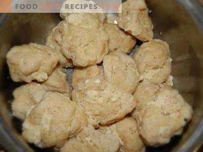 Steamed fish cakes in a slow cooker