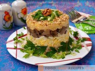 Puff salads with mushrooms and chicken