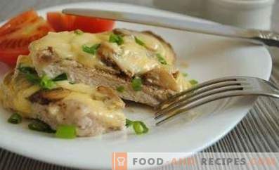 Chicken breast chops with mushrooms and cheese