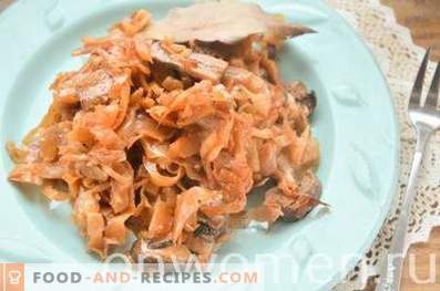 Cabbage stewed with mushrooms in the oven