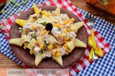 Salads with corn and chicken
