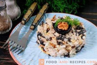 Salads with chicken, prunes and walnuts