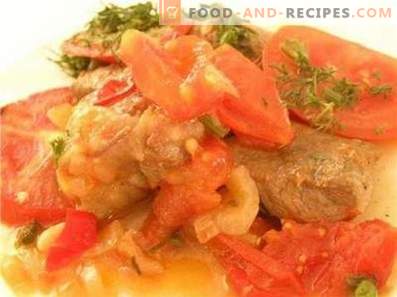 Pork stewed with tomatoes and onions