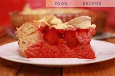 Strawberry cake made from yeast dough