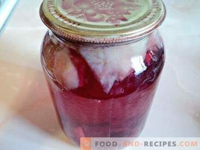 Compote from black currant and apples