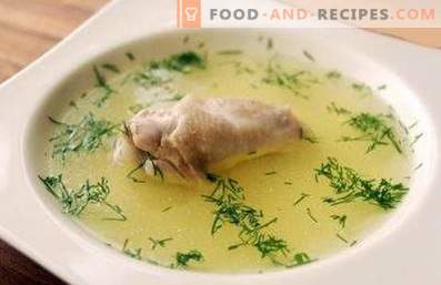 Chicken broth in a slow cooker