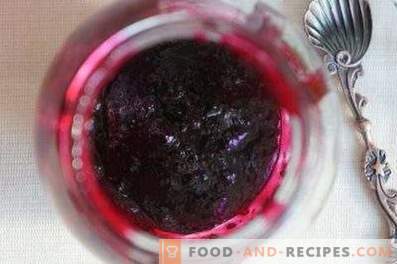 Blackcurrant jam without cooking