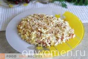 Tiffany Salad with Chicken and Grapes