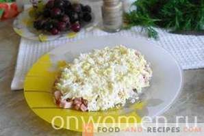 Tiffany Salad with Chicken and Grapes