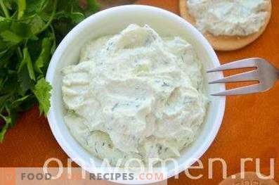 Curd Dip with Cucumber and Herbs