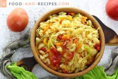 Pasta with vegetables in a pan