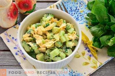 Salad with avocado and cucumber