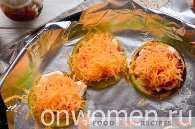 Squash baked with tomatoes and cheese