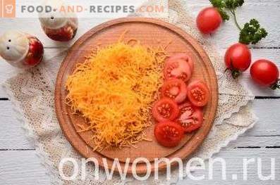 Squash baked with tomatoes and cheese