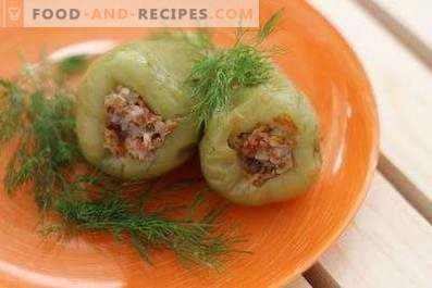 Peppers stuffed with meat and rice