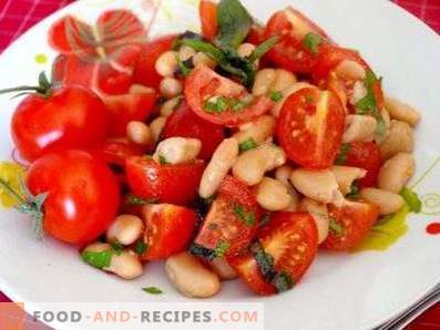 Salads with tomatoes and beans
