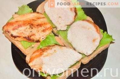 Sandwich with chicken, cheese and vegetables